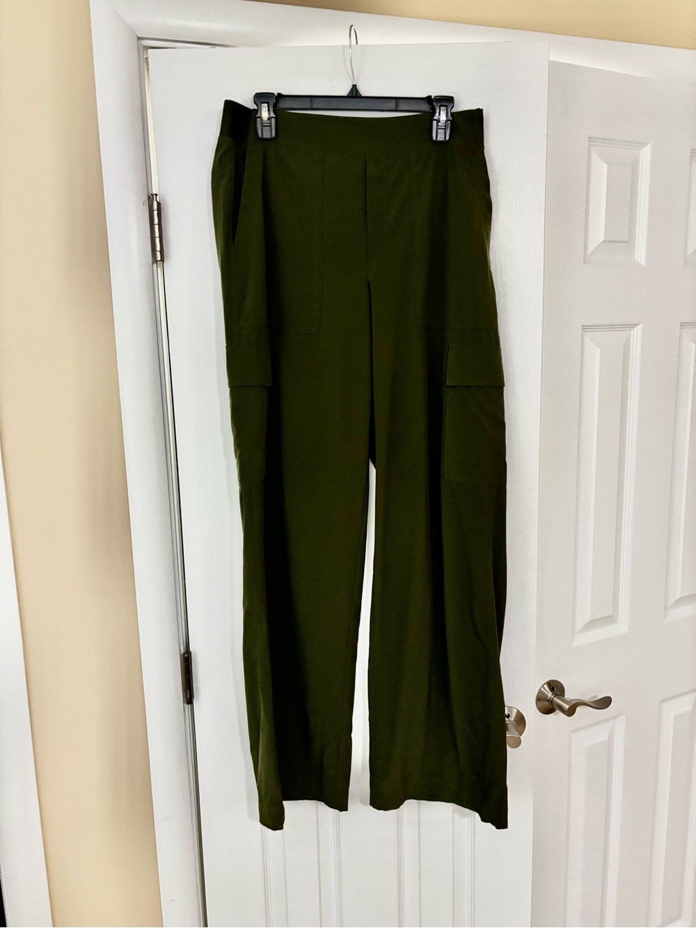 Athleta 10T Olive Green Wide Leg Cargo Pants